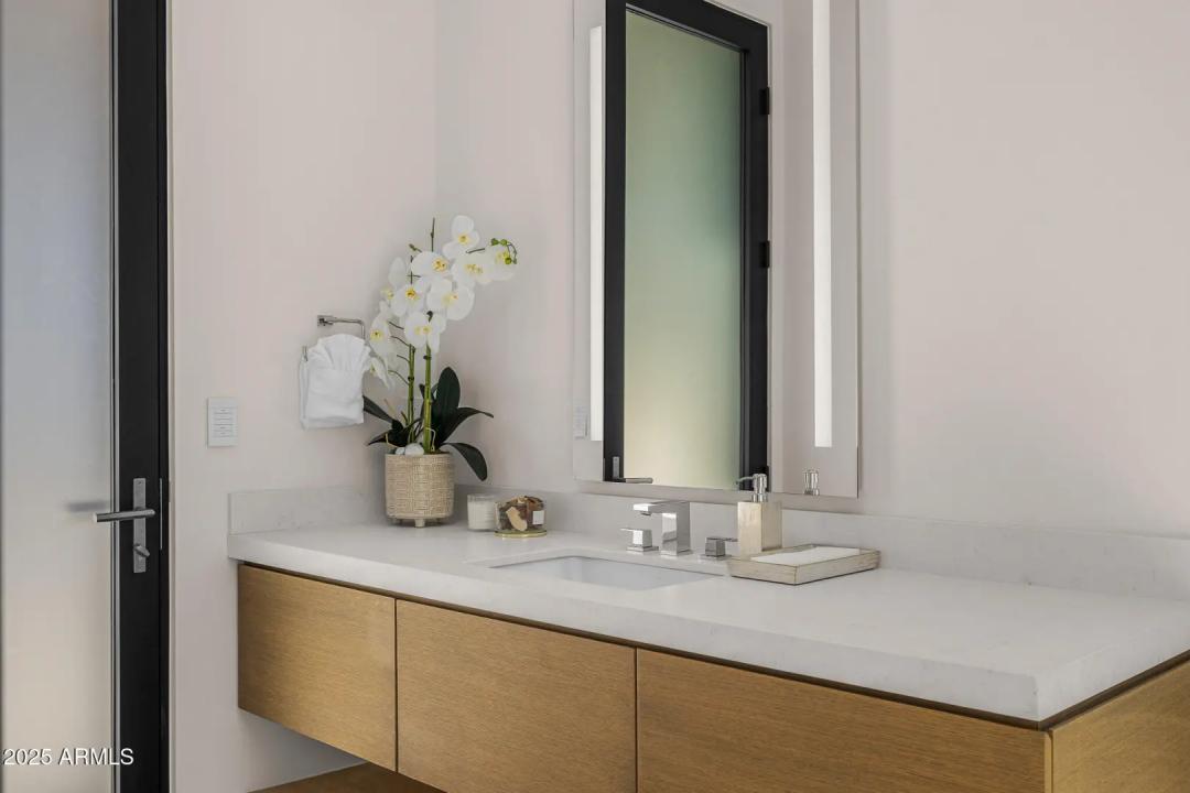 Real Estate Picture 23