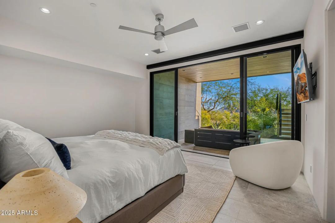 Real Estate Picture 24