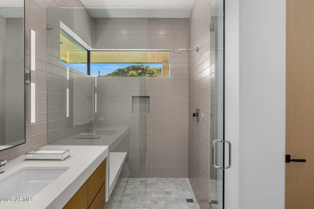 Real Estate Picture 30