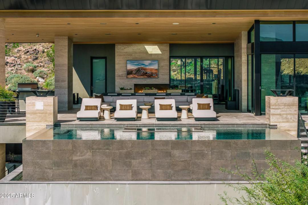 Real Estate Picture 32