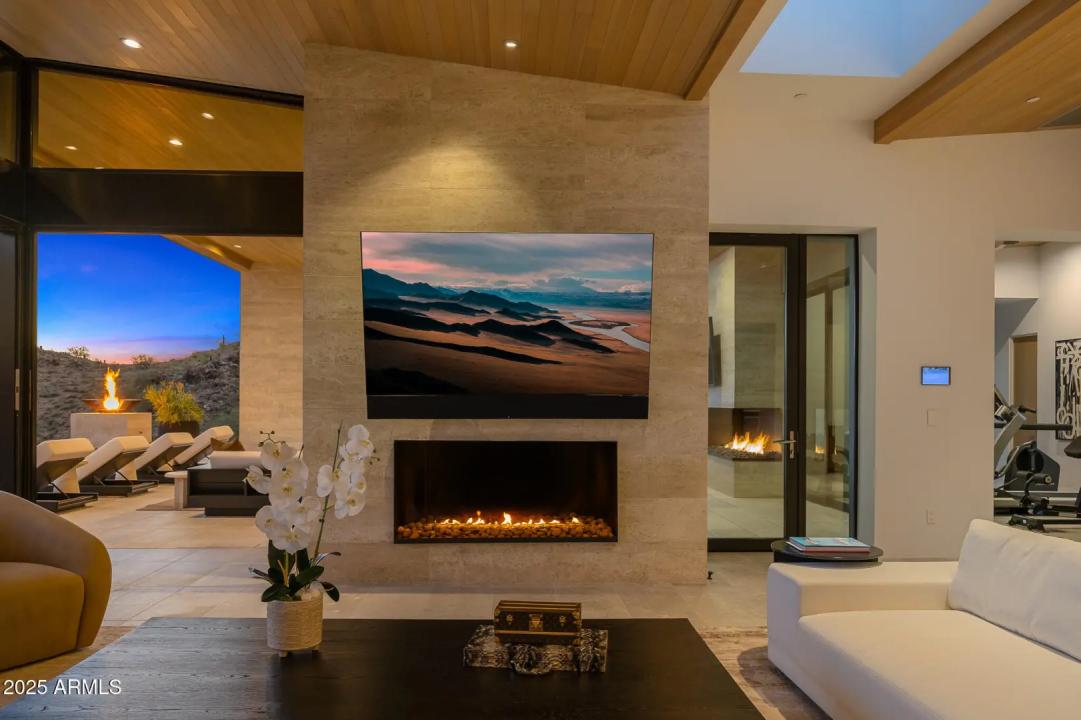 Real Estate Picture 3