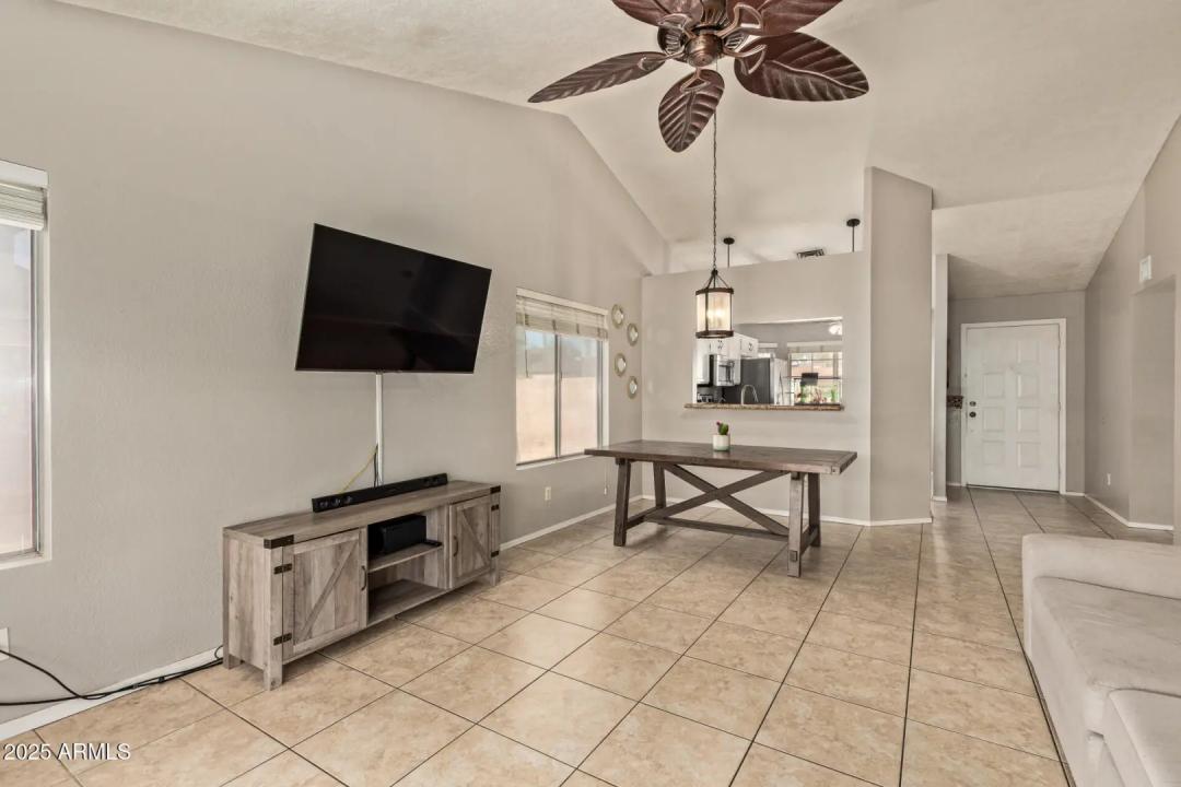 Real Estate Picture 7