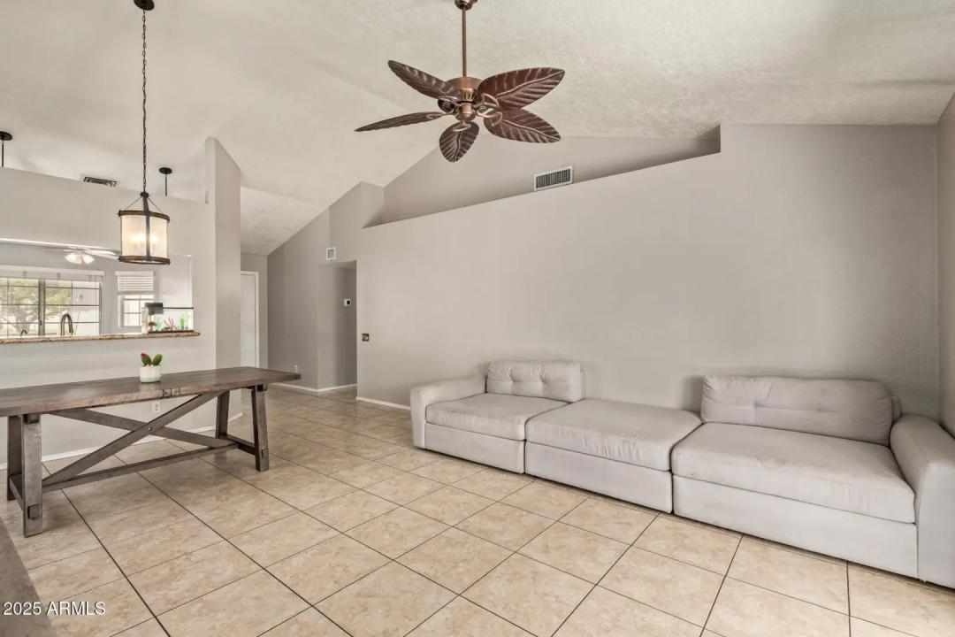 Real Estate Picture 10