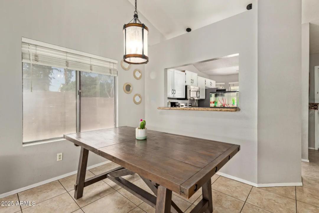 Real Estate Picture 11