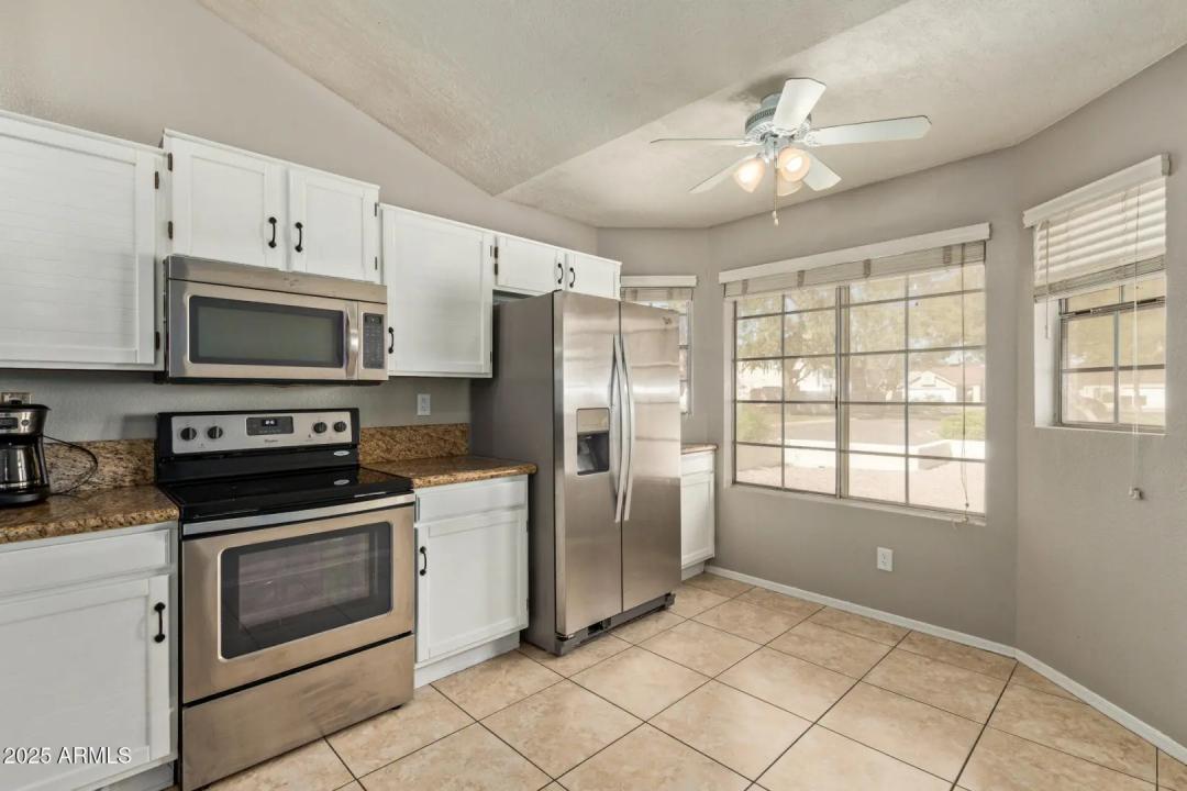 Real Estate Picture 12