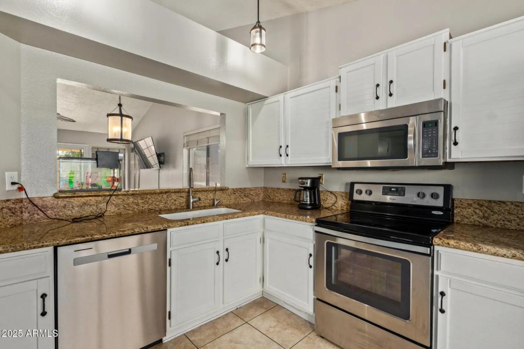 Real Estate Picture 15