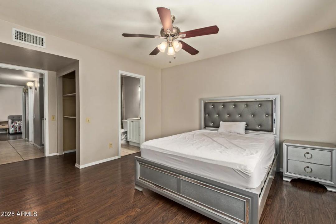 Real Estate Picture 16