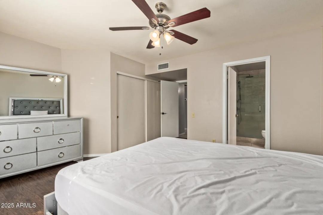 Real Estate Picture 17