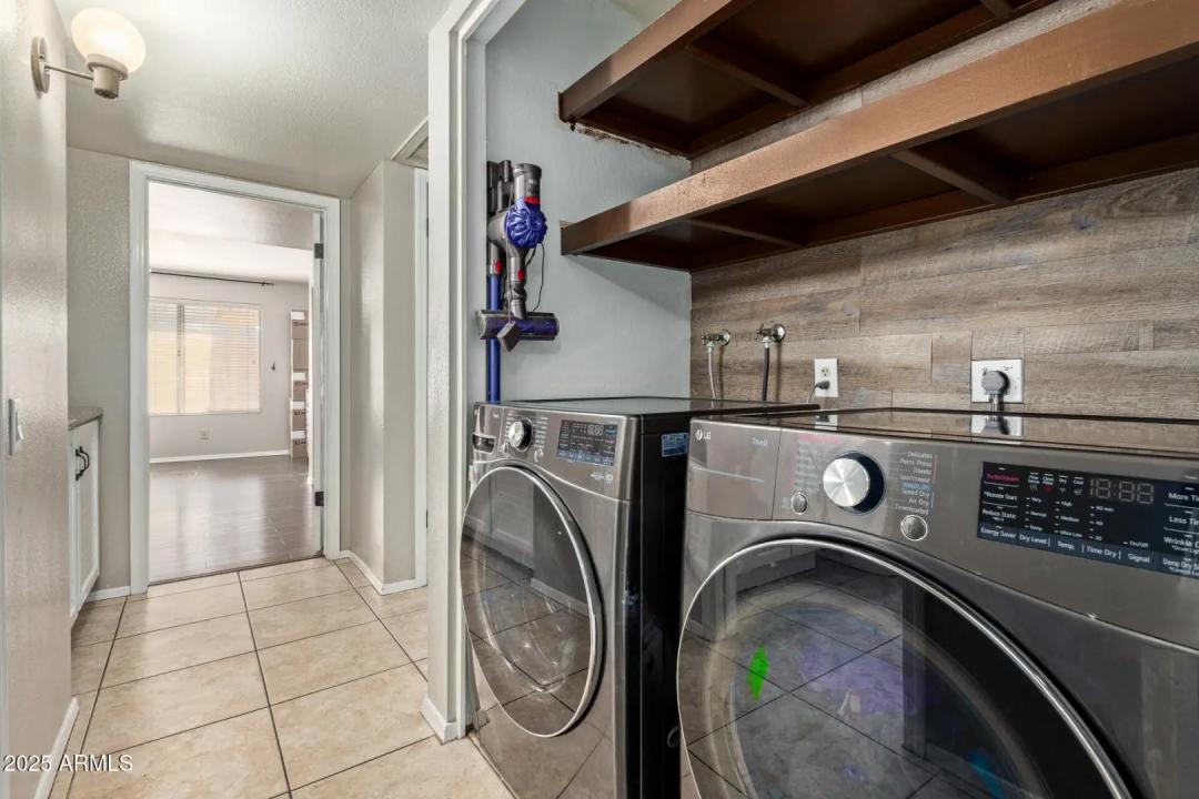 Real Estate Picture 22