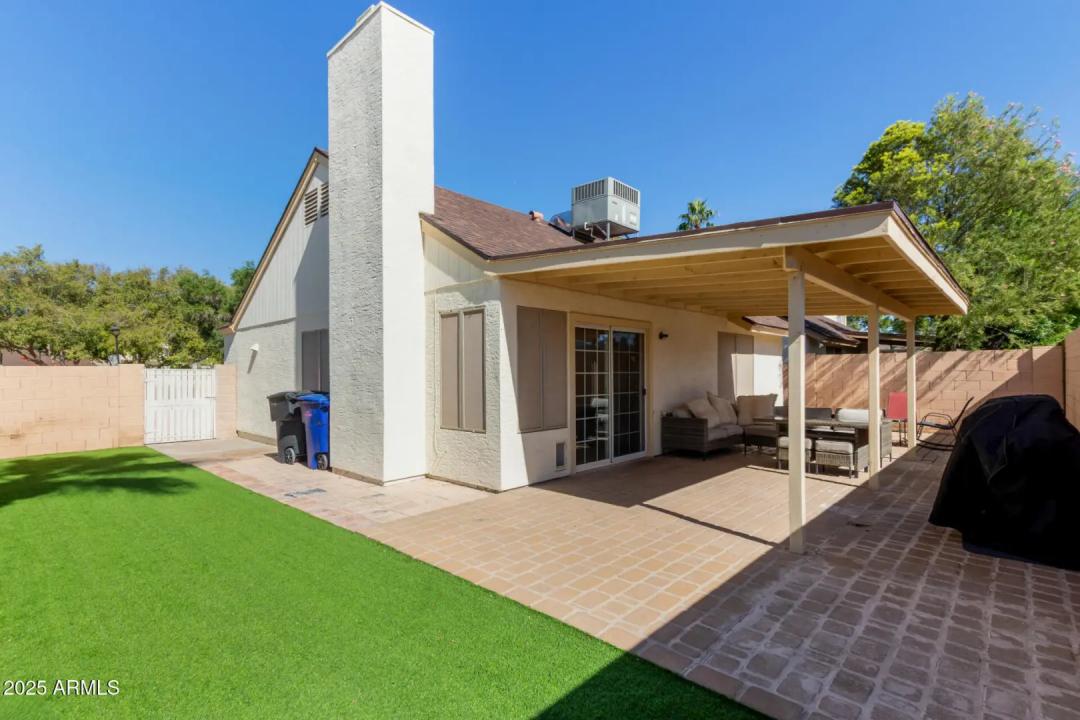 Real Estate Picture 24