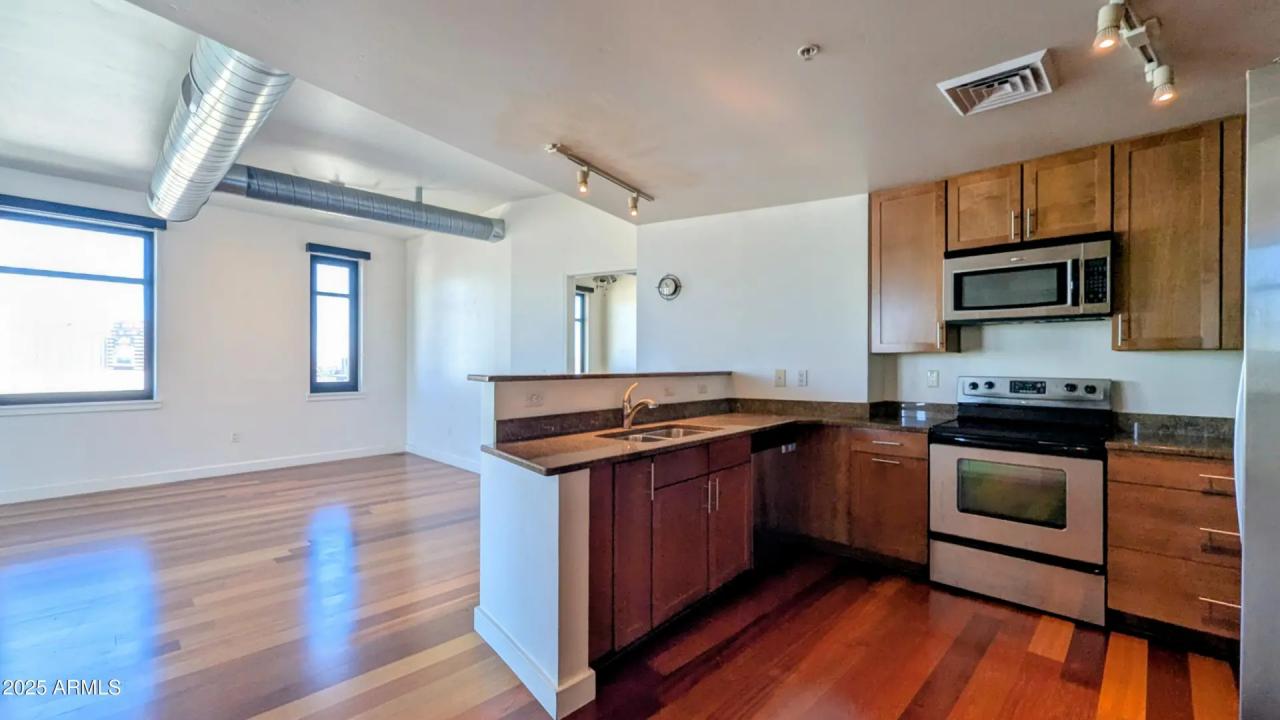 Real Estate Picture 6