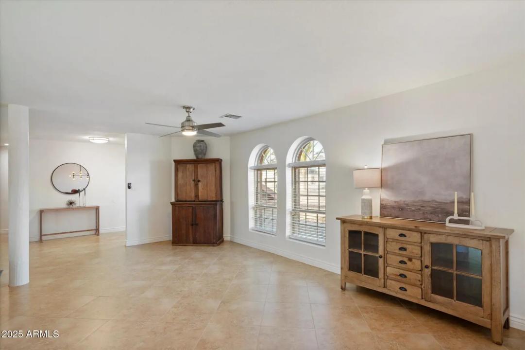 Real Estate Picture 8