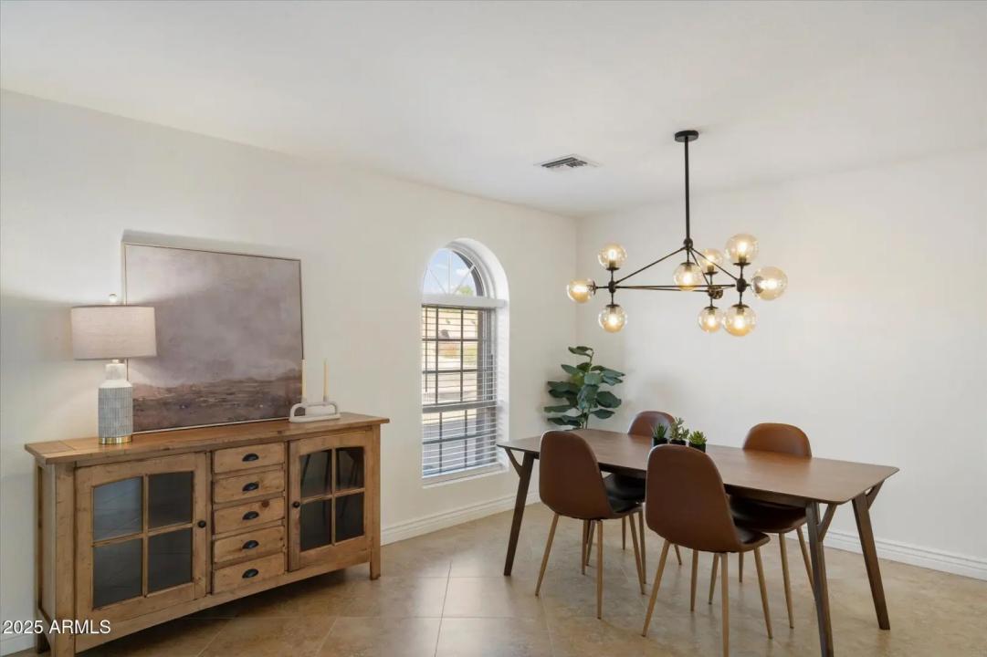 Real Estate Picture 7