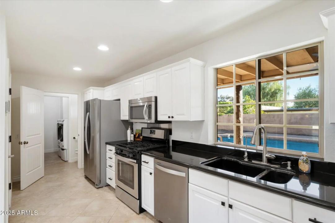 Real Estate Picture 10