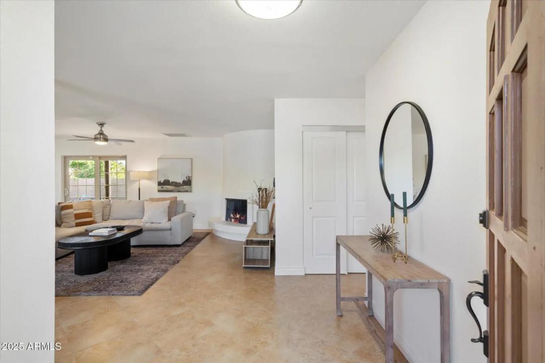 Real Estate Picture 3