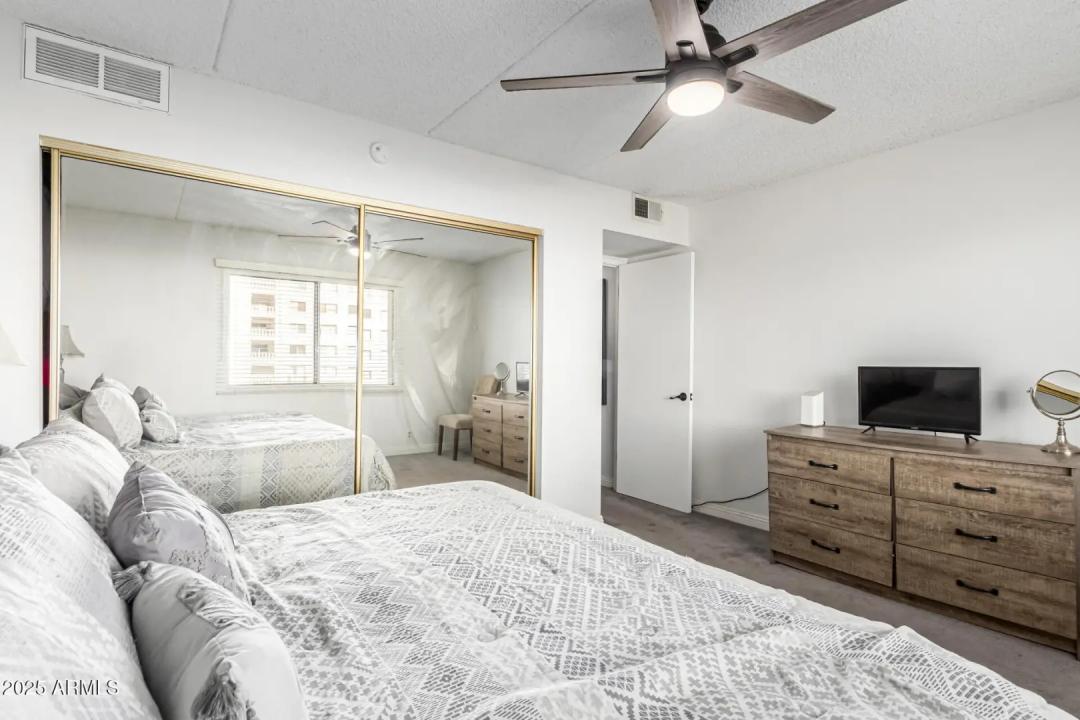 Real Estate Picture 5