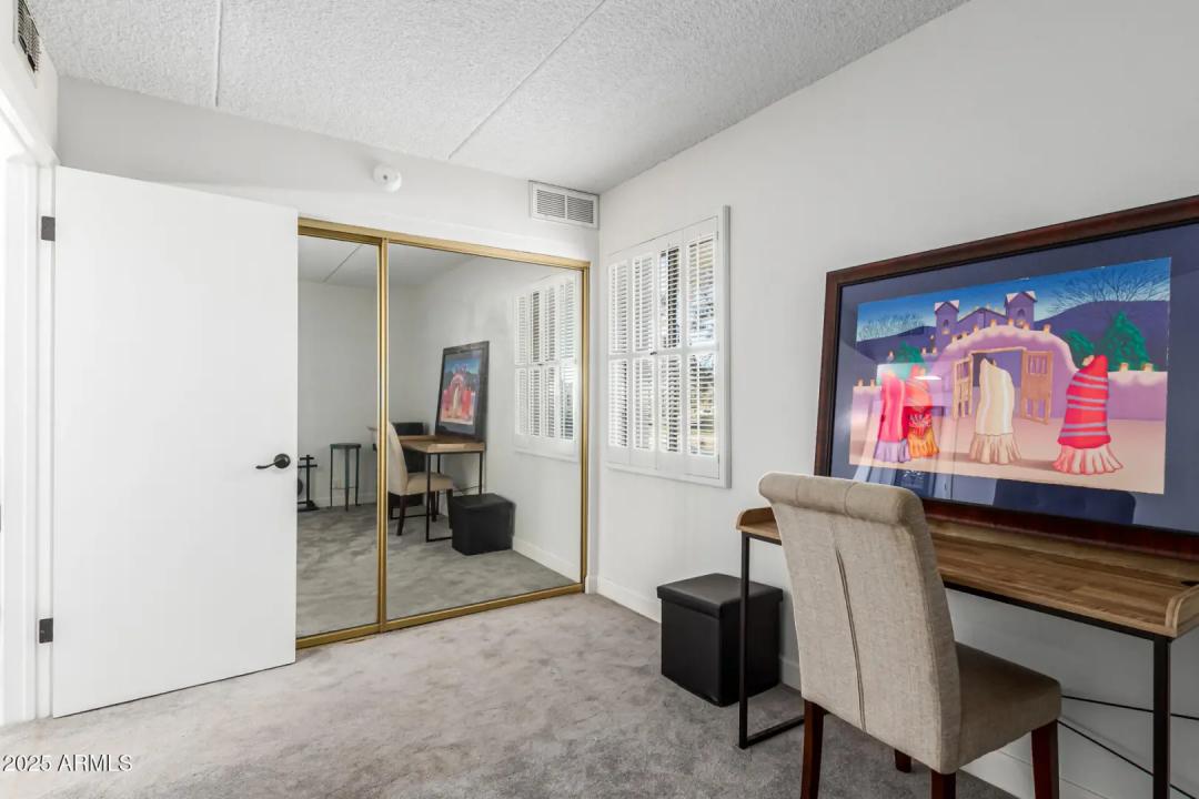 Real Estate Picture 8