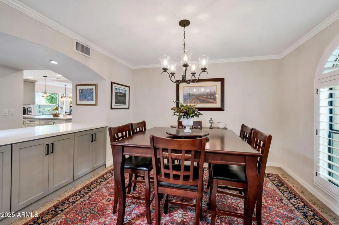 Real Estate Picture 7