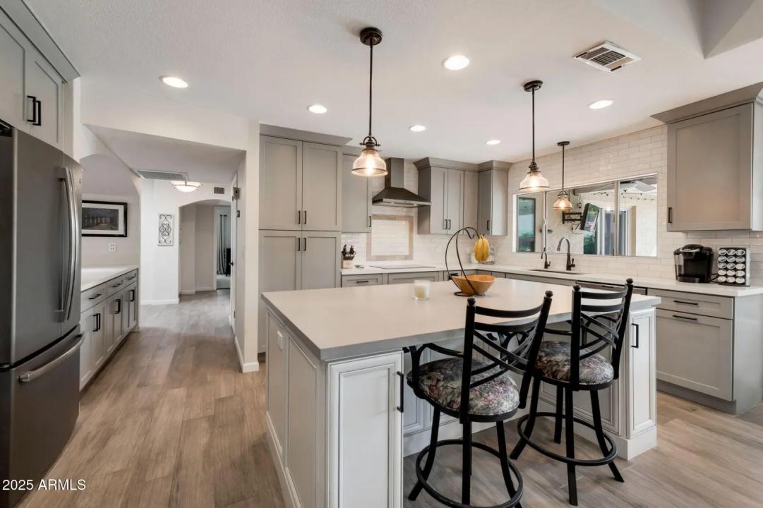 Real Estate Picture 14