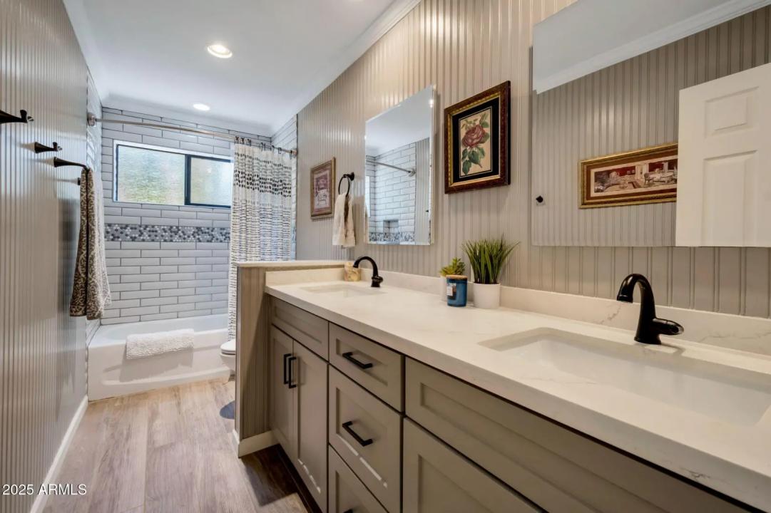 Real Estate Picture 21