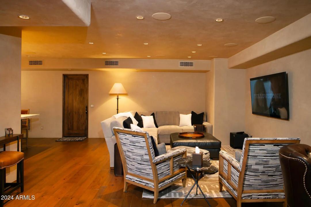 Real Estate Picture 15