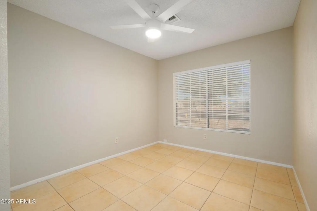 Real Estate Picture 8