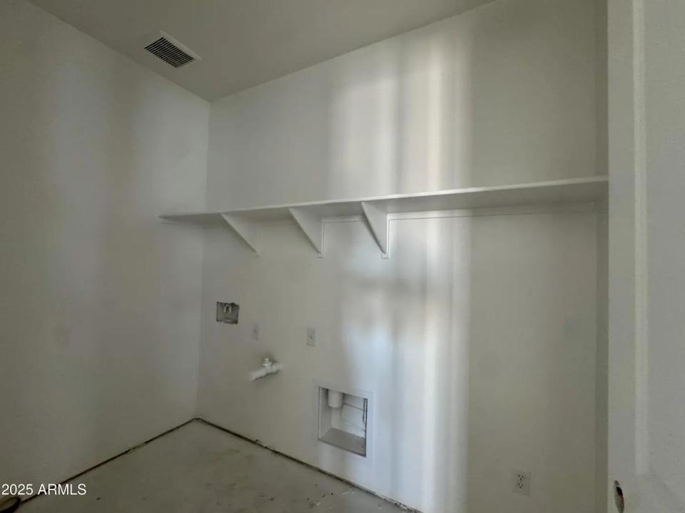 Real Estate Picture 6