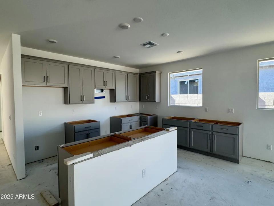 Real Estate Picture 7