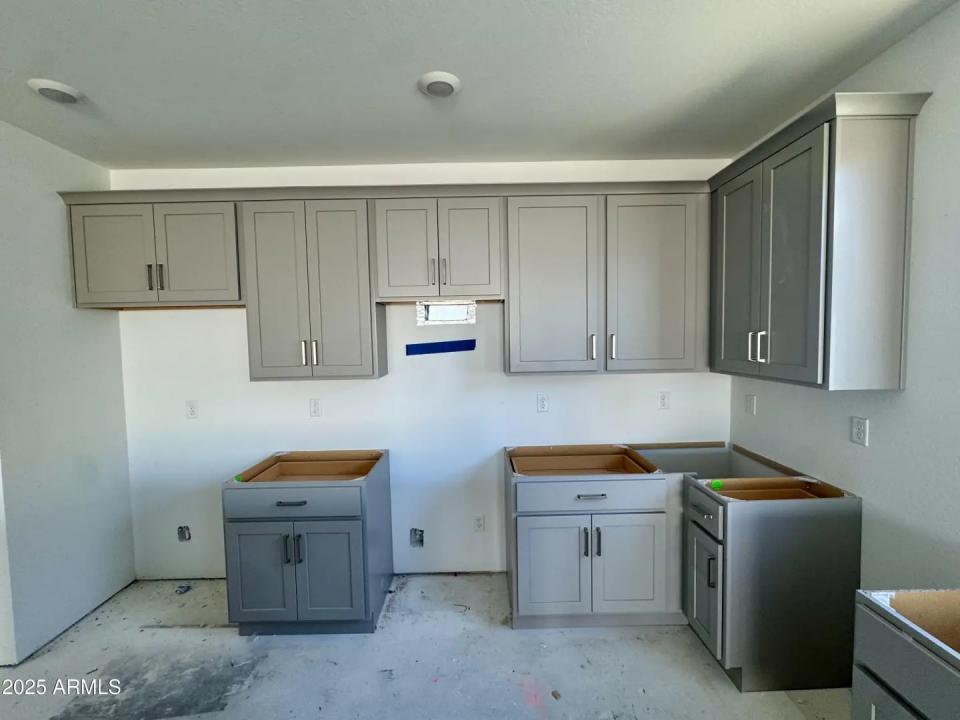 Real Estate Picture 9