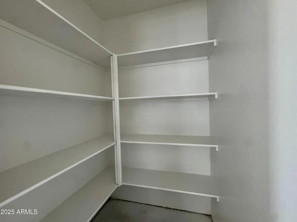 Real Estate Picture 11