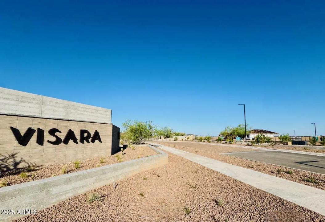 Real Estate Picture 23