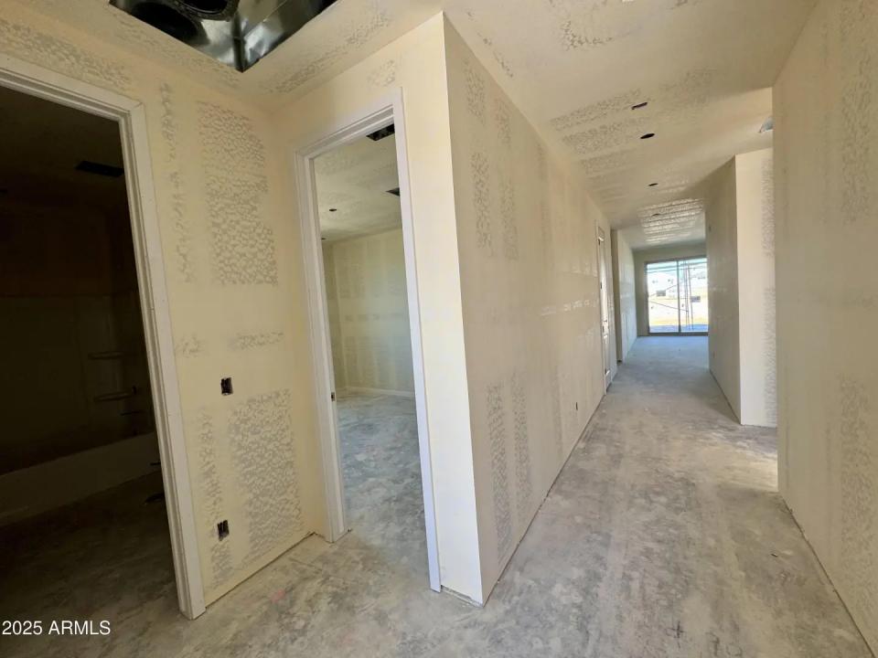 Real Estate Picture 3