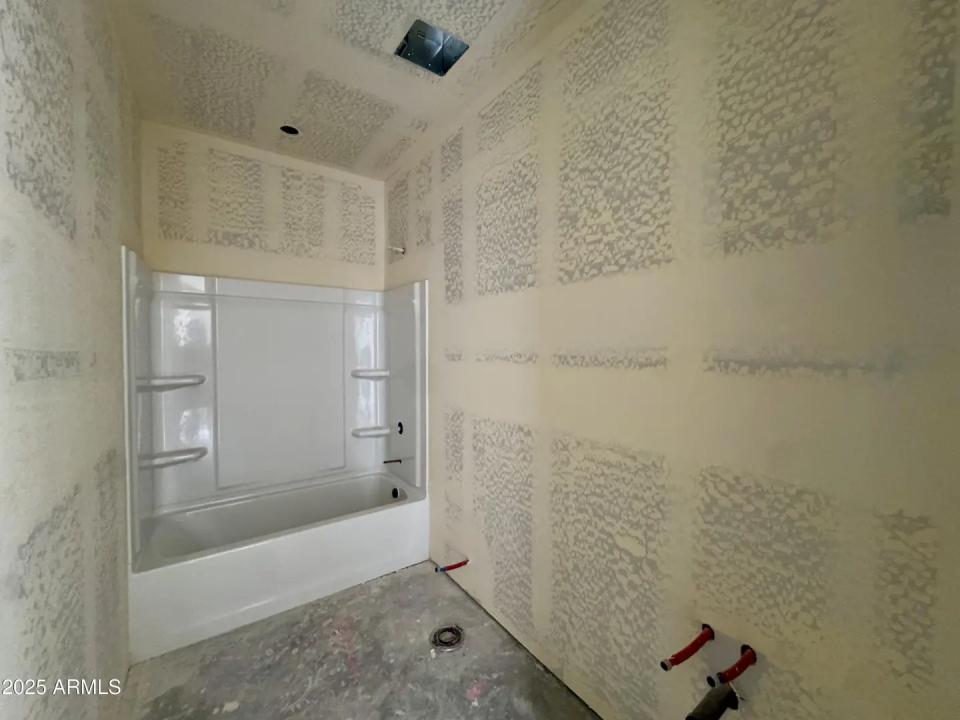 Real Estate Picture 5