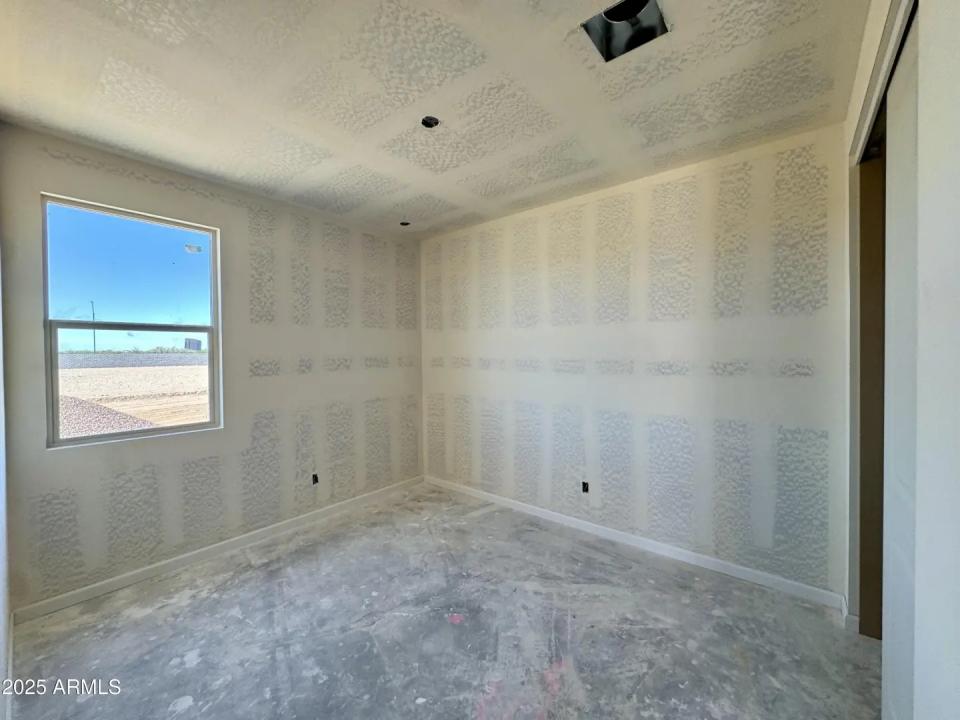 Real Estate Picture 6