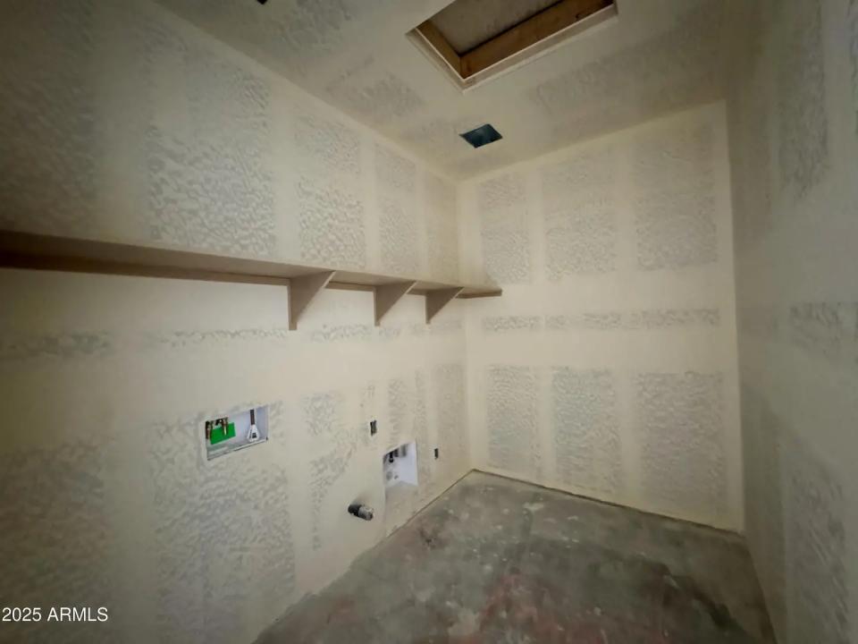 Real Estate Picture 7