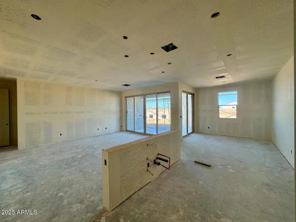 Real Estate Picture 10