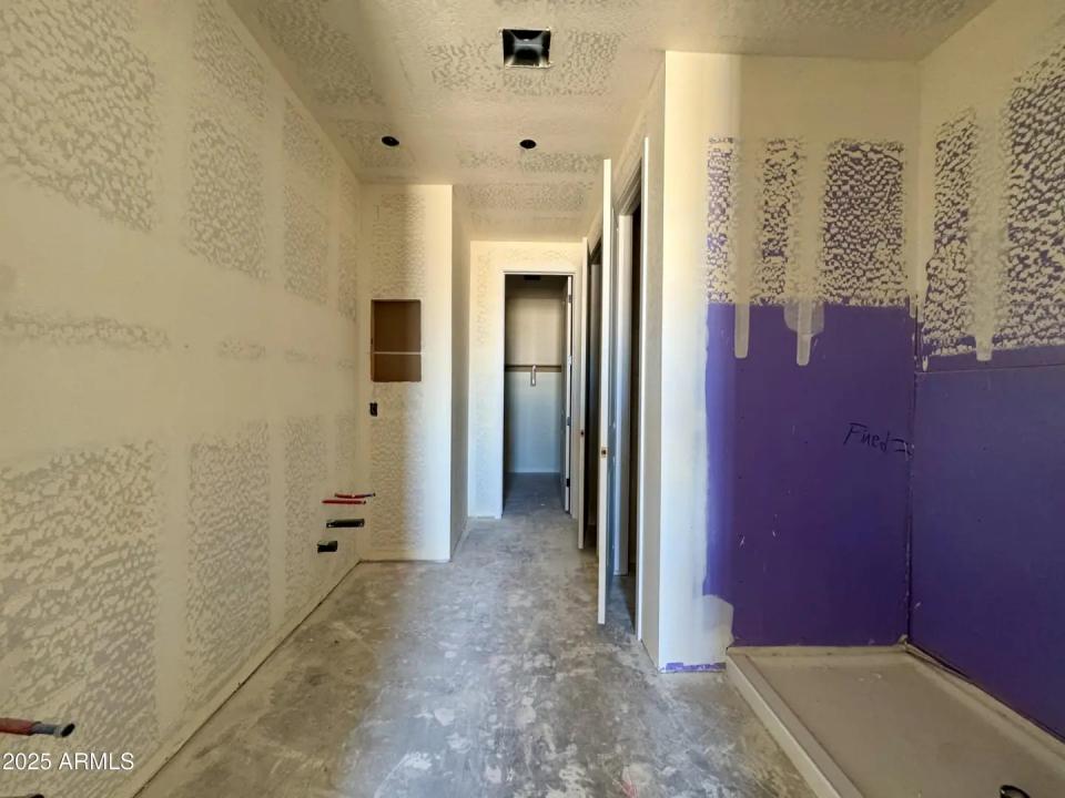 Real Estate Picture 12