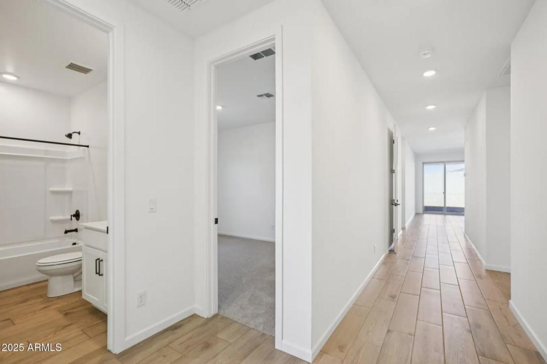 Real Estate Picture 6