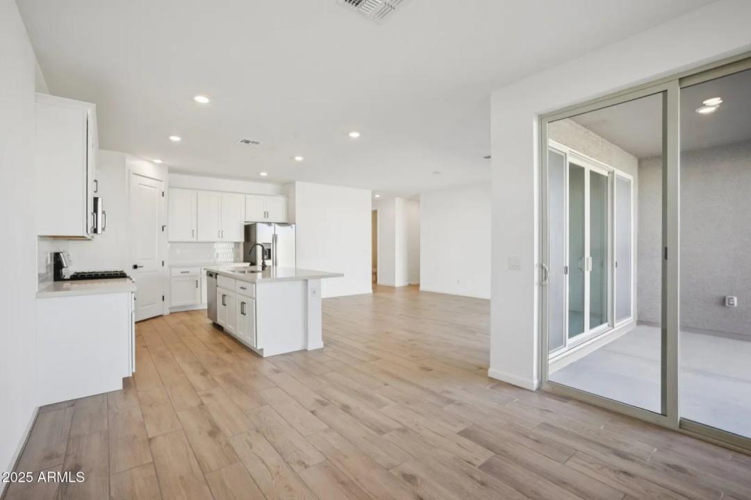 Real Estate Picture 10