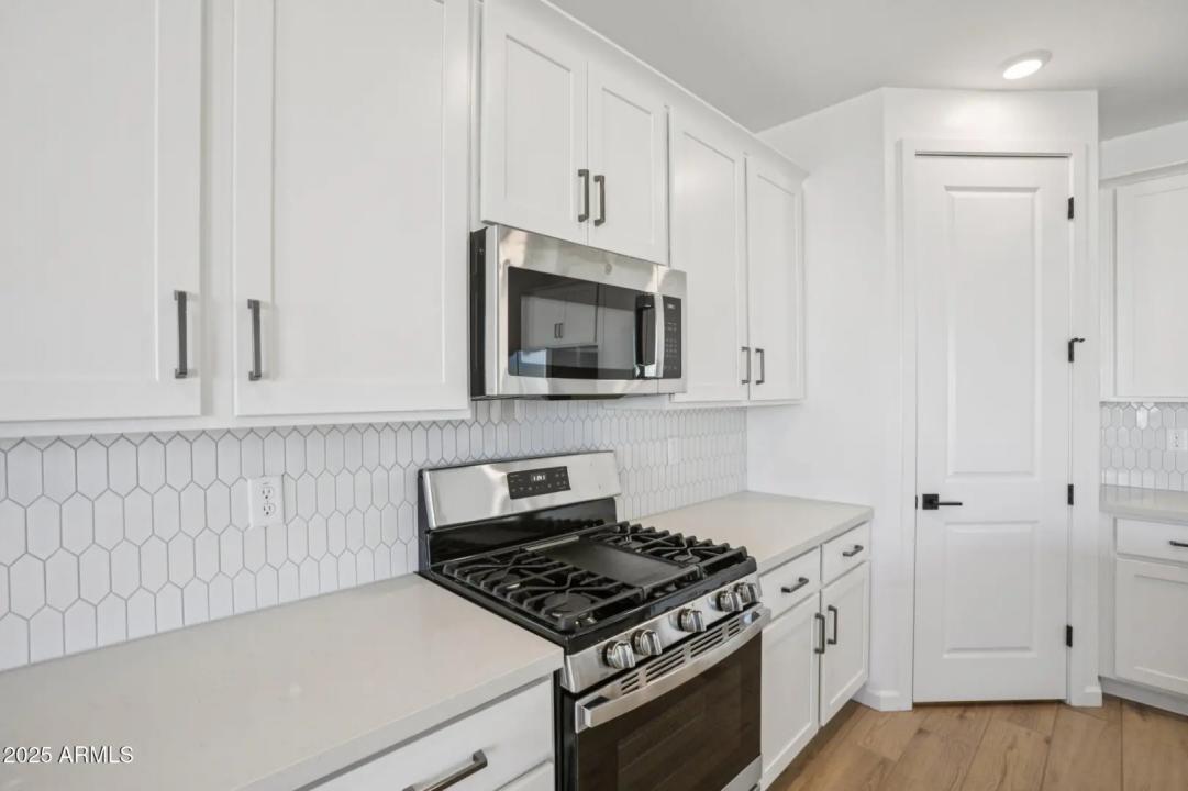 Real Estate Picture 13