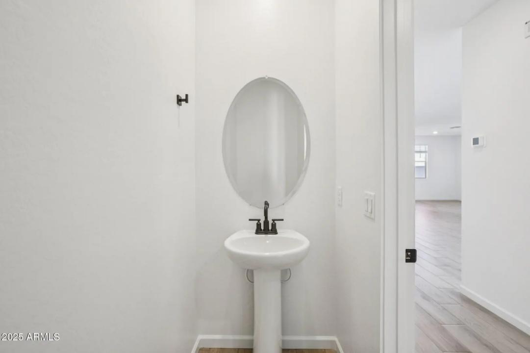 Real Estate Picture 16