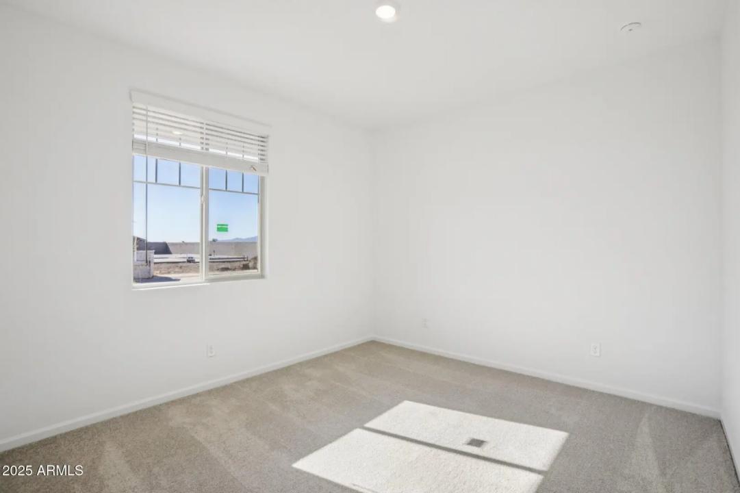 Real Estate Picture 18