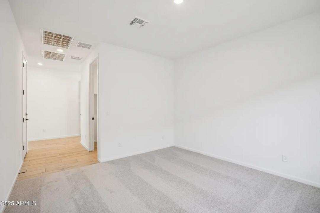 Real Estate Picture 24