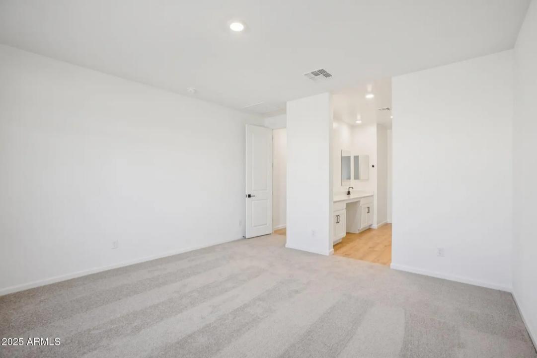 Real Estate Picture 27