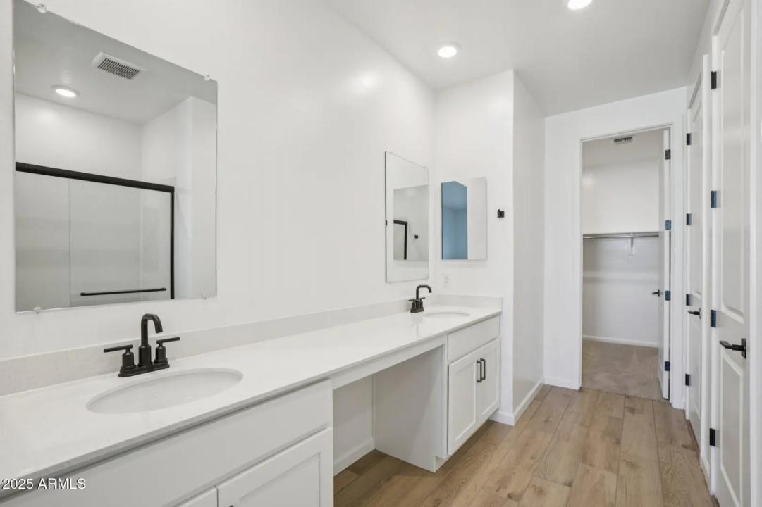 Real Estate Picture 28