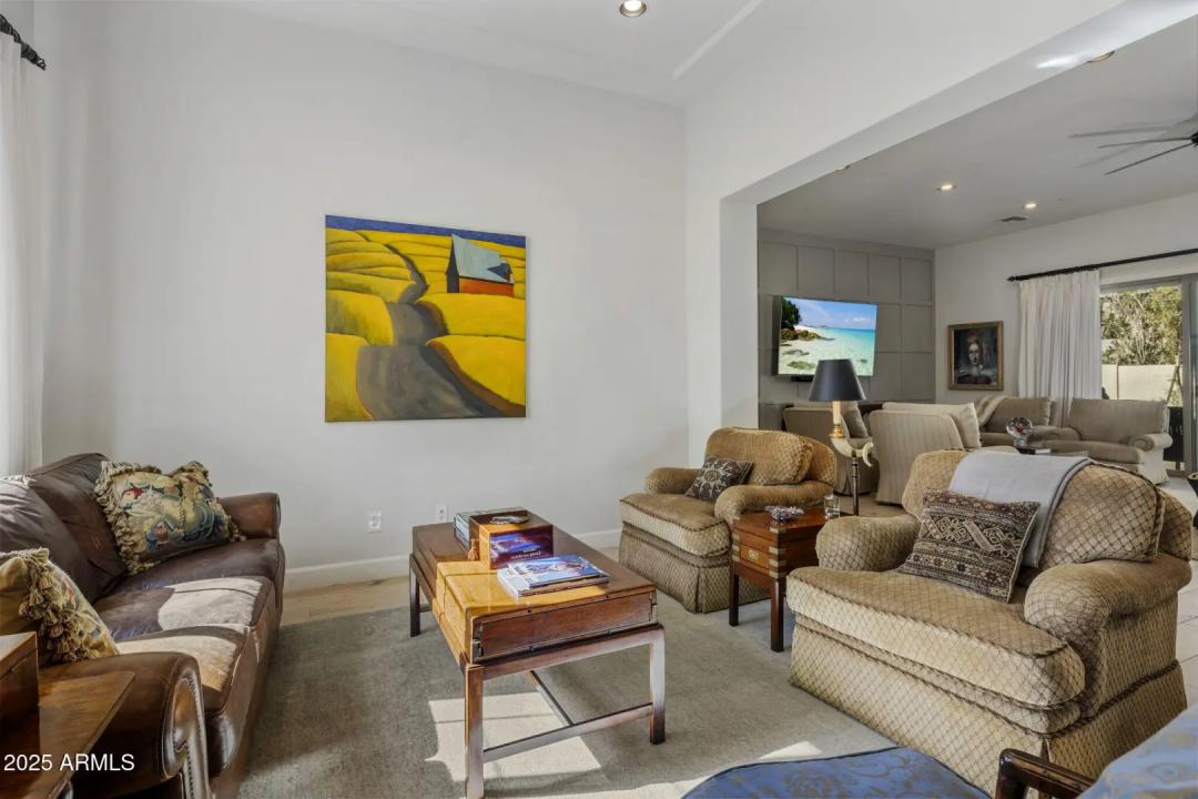 Real Estate Picture 14