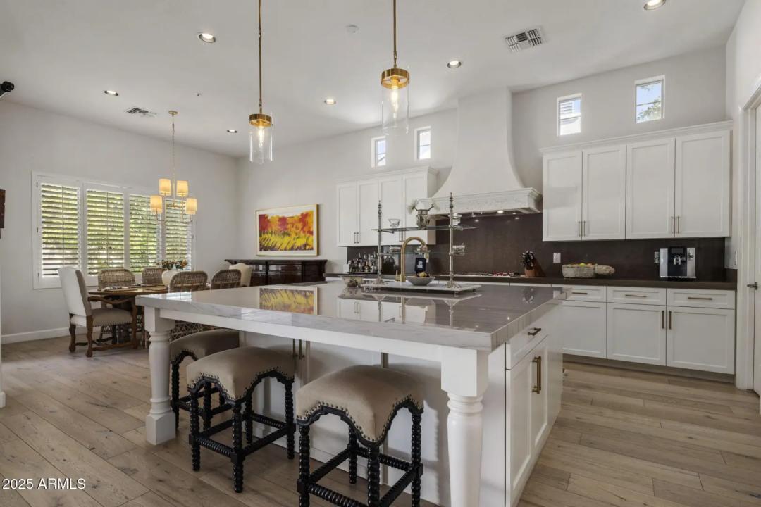 Real Estate Picture 1