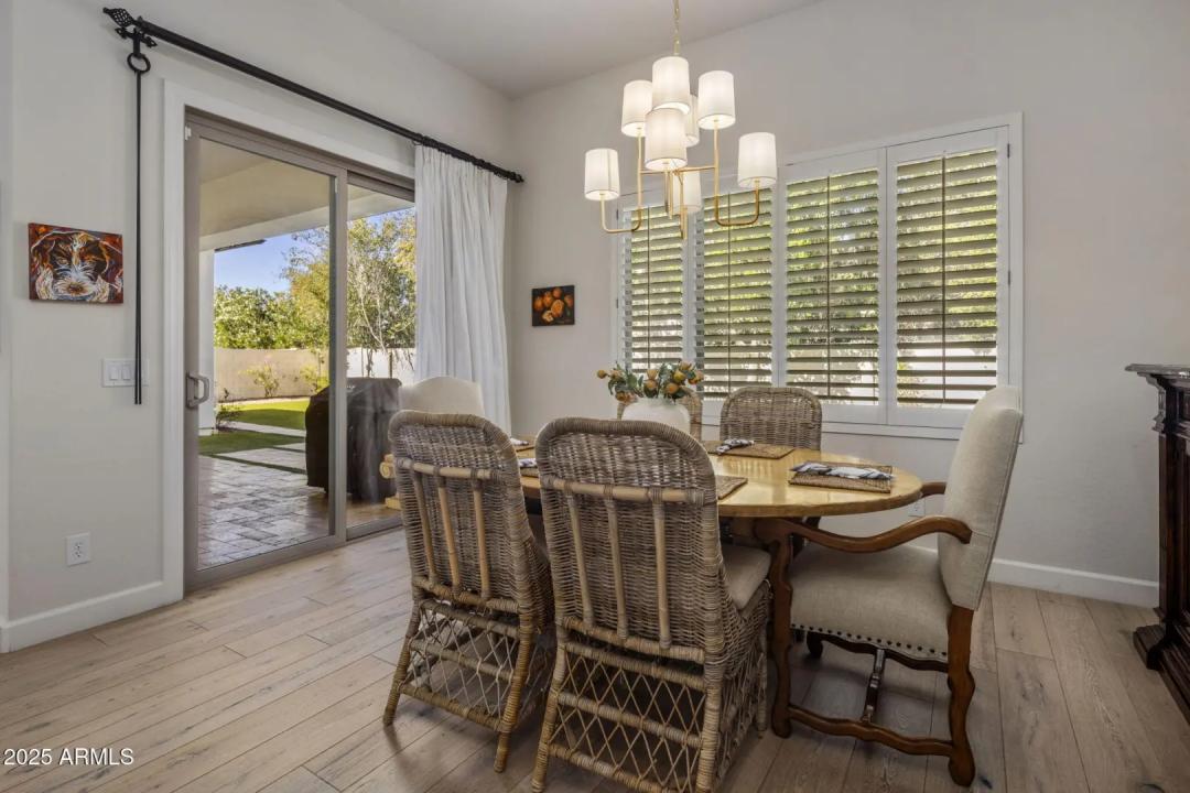 Real Estate Picture 4