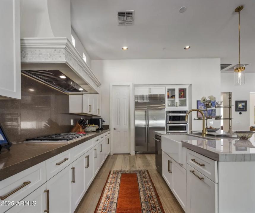 Real Estate Picture 6