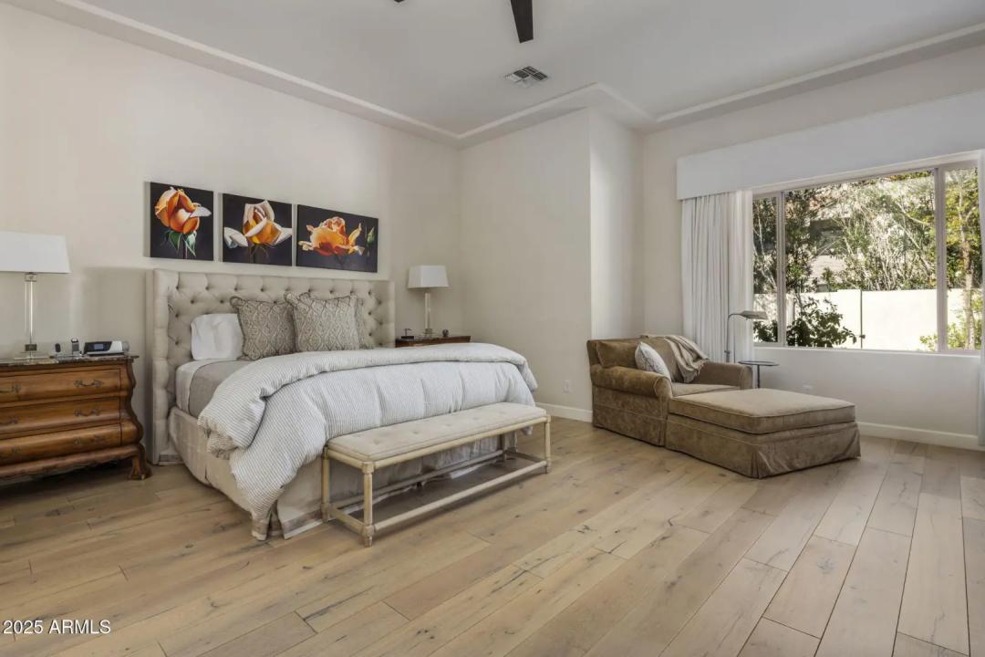 Real Estate Picture 16